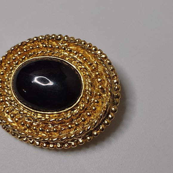 Gold Tone And Black Oval Brooch - Picture 2 of 16